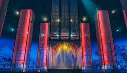 What is the working principle of LED transparent screen? In what scenarios are transparent screens used?