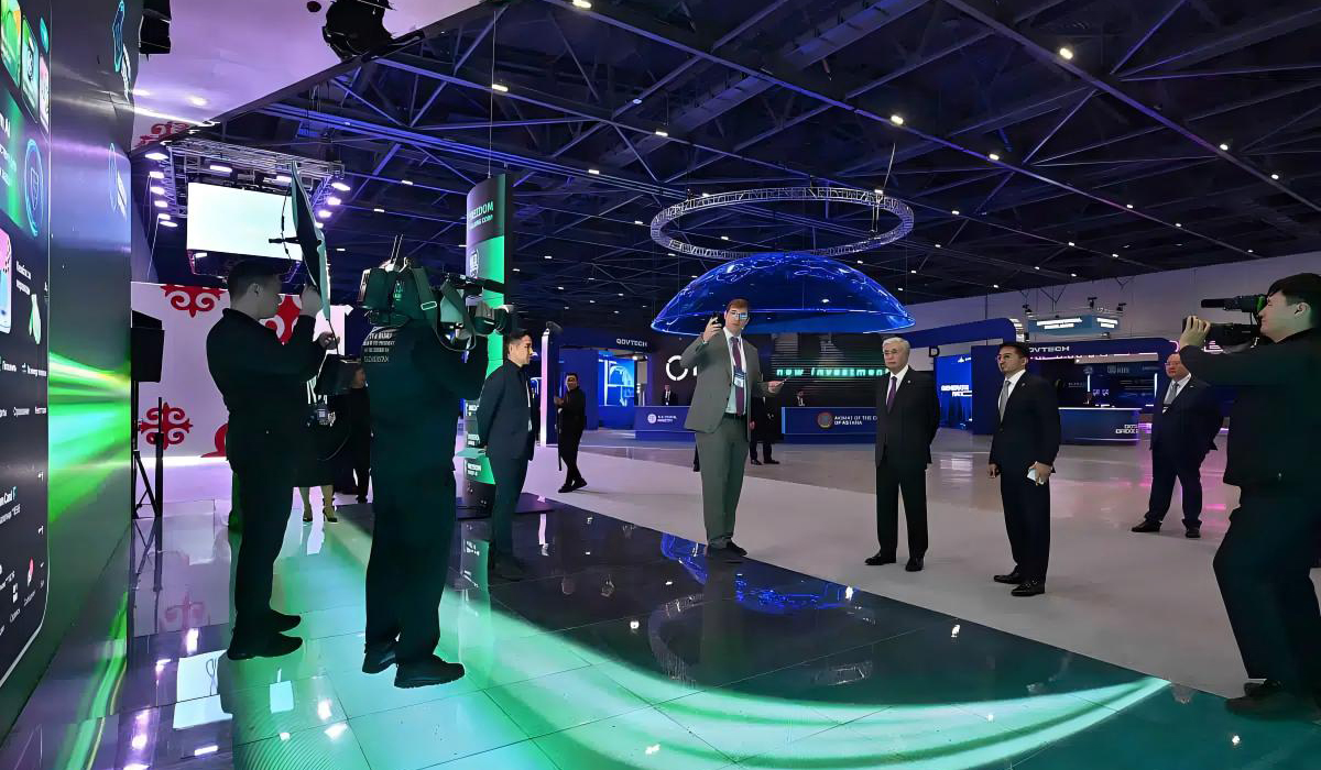 Kazakh president inspects digital solutions exhibition in Astana