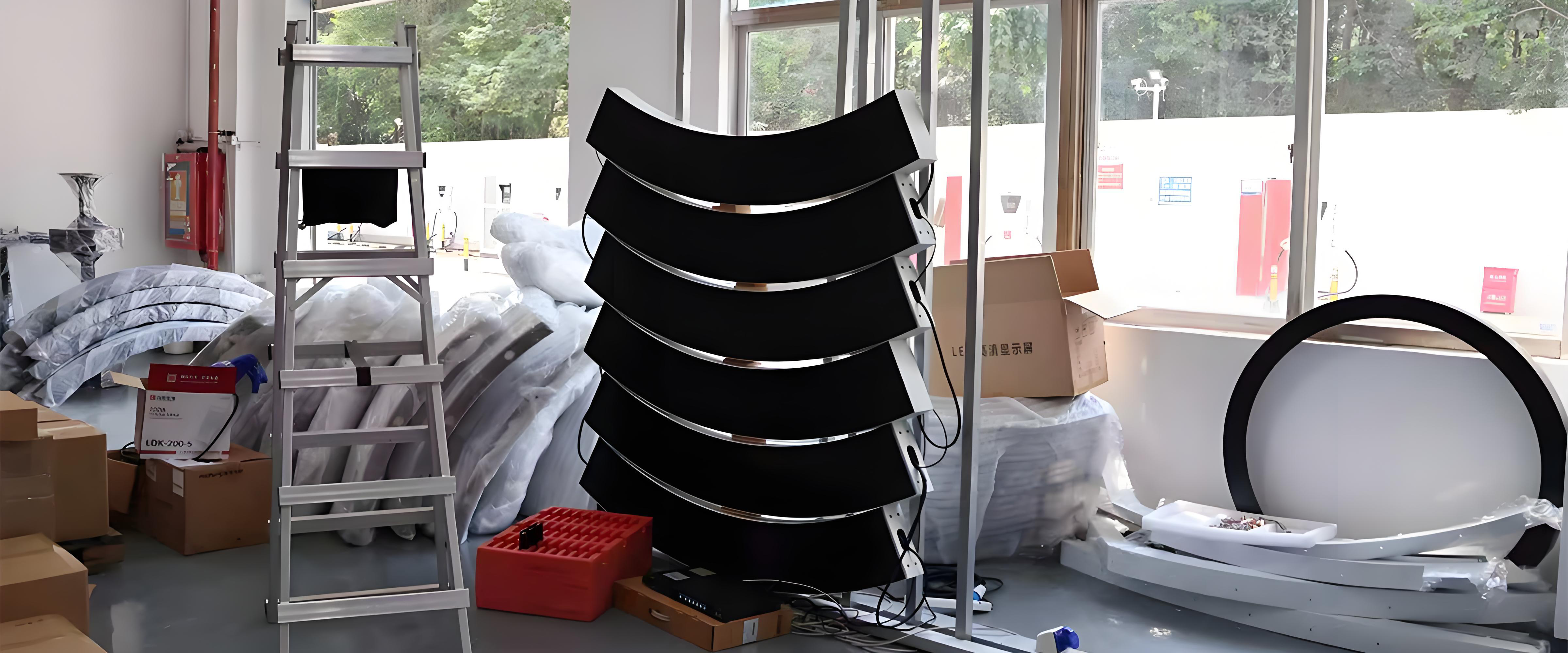 Custom-Irregular-Curved-LED-Screen