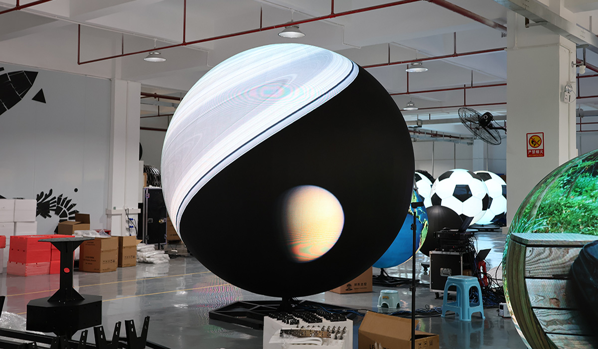 Case：3 P4 LED Spherical Screens Installed at US Outdoor Plaza